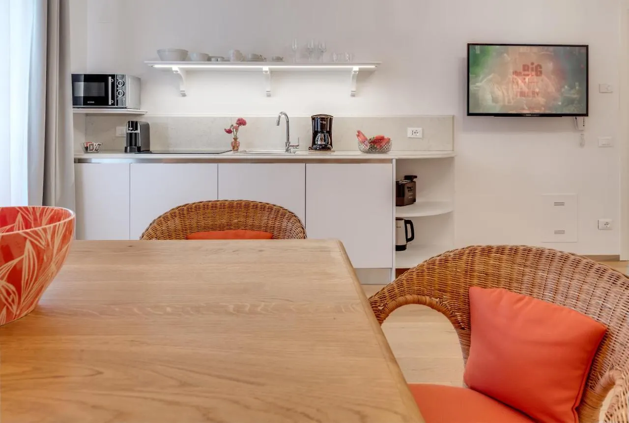 Rambaldi Apartments In Casa Nr 6 With Shared Terrace 巴多利诺