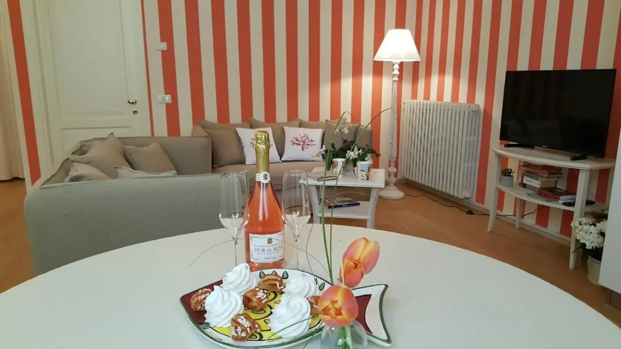 Rambaldi Apartments In Casa Nr 6 With Shared Terrace 巴多利诺 0*,  意大利